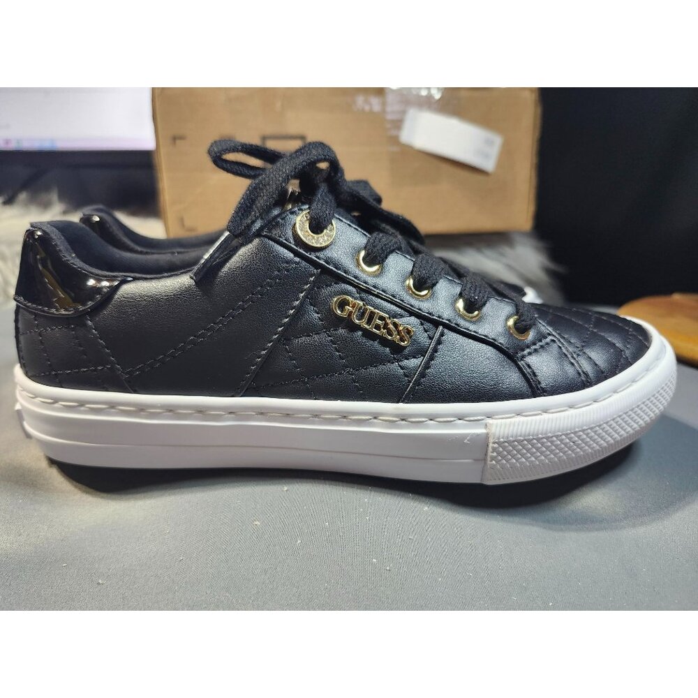 GUESS LOVEN lace-up SNEAKERS - SIZE 8.5M - BLACK/gold -